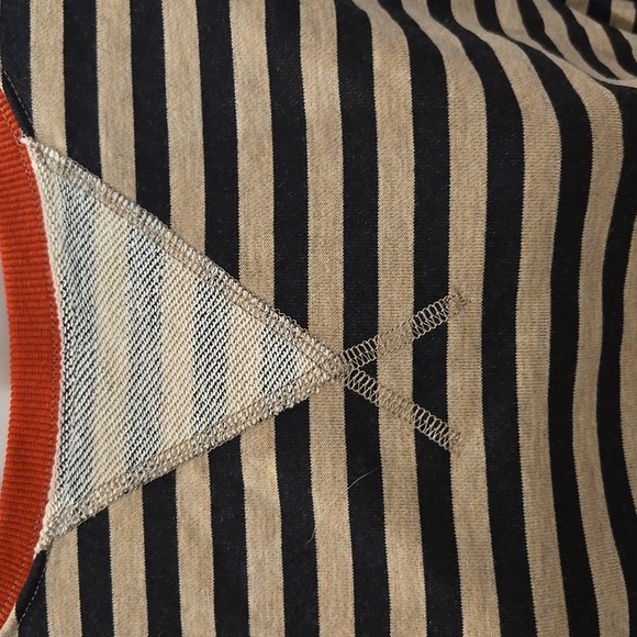 Sweatshirt - Picture 2 of 3